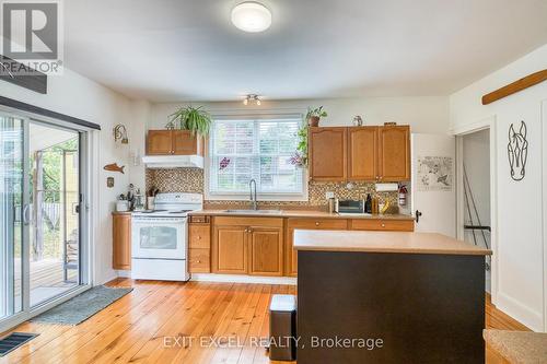 615 Moffat Street, Pembroke, ON - Indoor Photo Showing Kitchen
