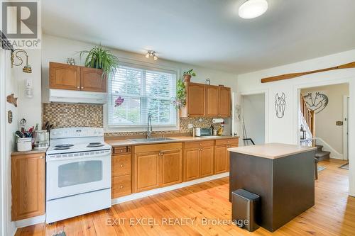 615 Moffat Street, Pembroke, ON - Indoor Photo Showing Kitchen