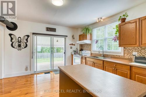 615 Moffat Street, Pembroke, ON - Indoor Photo Showing Kitchen