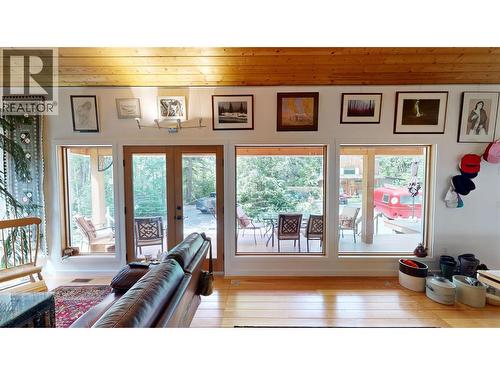 1427 Hartley Road, Golden, BC - Indoor