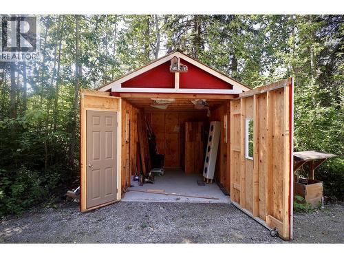 1427 Hartley Road, Golden, BC - Outdoor With Exterior