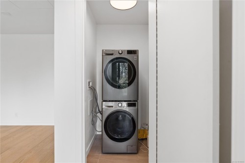 308-2000 Hannington Rd, Langford, BC - Indoor Photo Showing Laundry Room