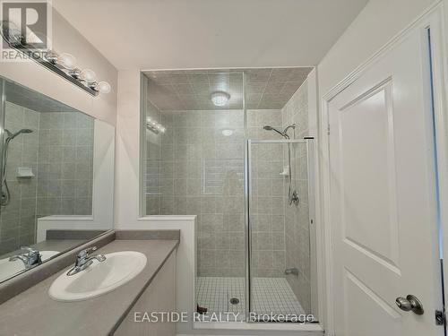 118 Finegan Circle, Brampton, ON - Indoor Photo Showing Bathroom