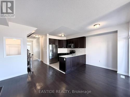 118 Finegan Circle, Brampton, ON - Indoor Photo Showing Kitchen