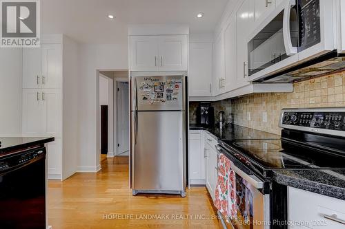 38 Moorecroft Crescent, Toronto, ON - Indoor Photo Showing Kitchen