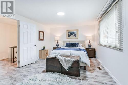 6959 Cadiz Crescent, Mississauga, ON - Indoor Photo Showing Bedroom