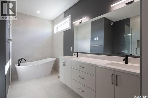423 Sharma Crescent, Saskatoon, SK - Indoor Photo Showing Bathroom