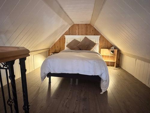 Mezzanine - 108 Ch. Rousseau, Weedon, QC - Indoor Photo Showing Bedroom
