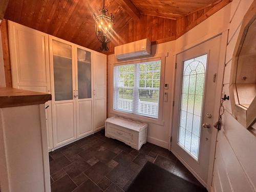 Hall d'entrée/Vestibule - 108 Ch. Rousseau, Weedon, QC - Indoor Photo Showing Other Room