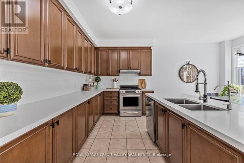 14 Larande Court, Brampton, ON - Indoor Photo Showing Kitchen With Double Sink