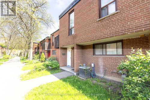 20 - 366 DRIFTWOOD AVENUE  Toronto, ON M3N 2P5