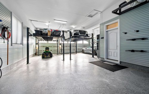 6845 Second Line W, Mississauga, ON - Indoor Photo Showing Other Room