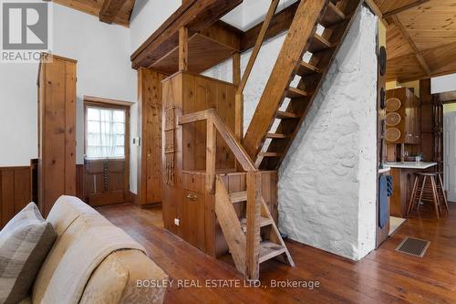 2247 Van Luven Road, Hamilton Township (Baltimore), ON - Indoor Photo Showing Other Room