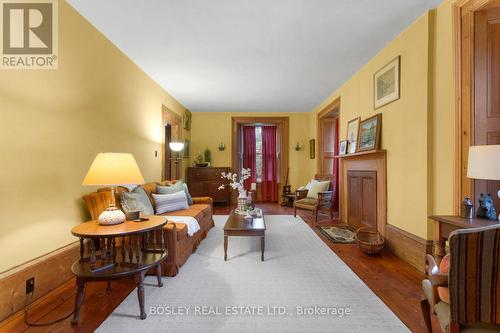 2247 Van Luven Road, Hamilton Township (Baltimore), ON - Indoor Photo Showing Living Room