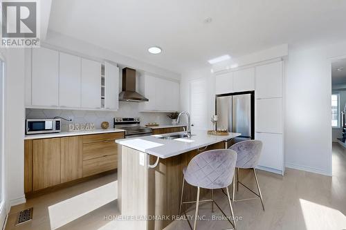 1402 Ripplewood Avenue, Oakville, ON - Indoor Photo Showing Kitchen