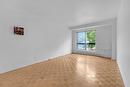 Bachelor - 205-1 Ch. De La Côte-Ste-Catherine, Montréal (Le Plateau-Mont-Royal), QC  - Indoor Photo Showing Other Room 