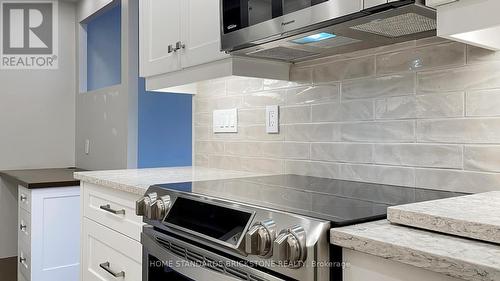 803 - 47 St Clair Avenue W, Toronto, ON - Indoor Photo Showing Kitchen