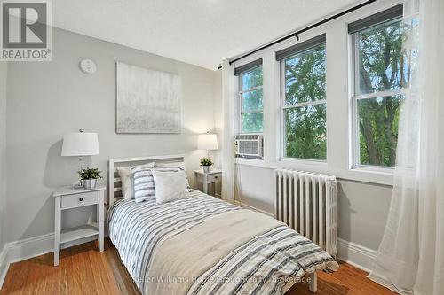 1047 Main Street E, Hamilton (Crown Point), ON - Indoor Photo Showing Bedroom