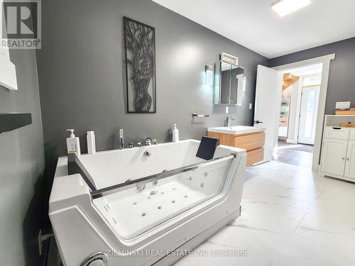 1016 Highway Beach Road, Iroquois Falls, ON - Indoor Photo Showing Bathroom