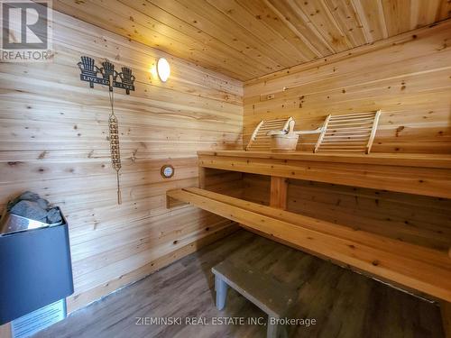 1016 Highway Beach Road, Iroquois Falls, ON - Indoor Photo Showing Other Room