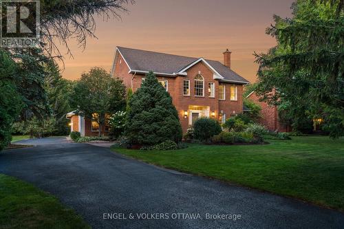 5557 Pettapiece Crescent, Ottawa, ON - Outdoor