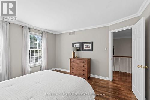 5557 Pettapiece Crescent, Ottawa, ON - Indoor Photo Showing Bedroom