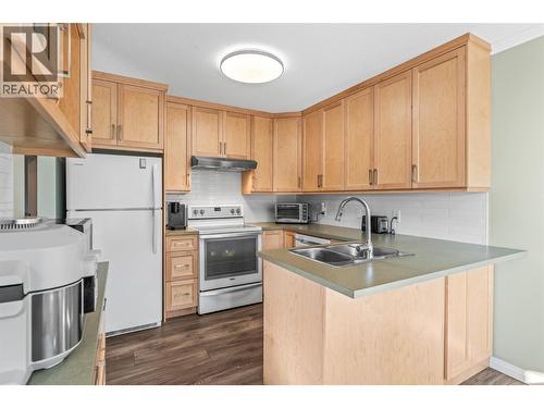 4600 Bella Vista Road Unit# 35, Vernon, BC - Indoor Photo Showing Kitchen With Double Sink