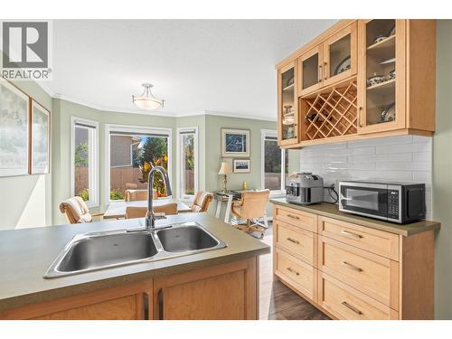 4600 Bella Vista Road Unit# 35, Vernon, BC - Indoor Photo Showing Kitchen With Double Sink