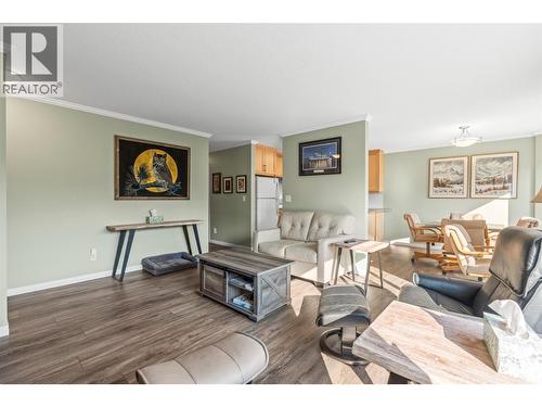 4600 Bella Vista Road Unit# 35, Vernon, BC - Indoor Photo Showing Living Room