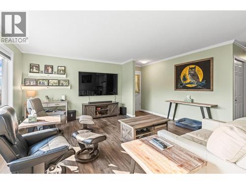 4600 Bella Vista Road Unit# 35, Vernon, BC - Indoor Photo Showing Living Room