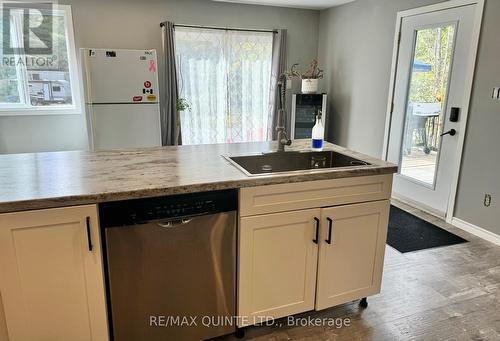109006 Hwy 7 Highway, Tweed (Elzevir (Twp)), ON - Indoor Photo Showing Kitchen