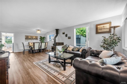 3740 South Oyster School Rd, Saltair, BC 