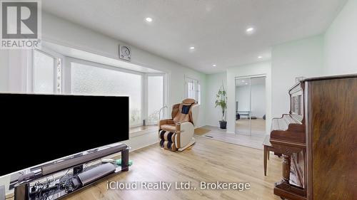 19 Flamingo Crescent, Brampton, ON - Indoor