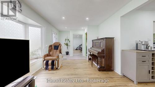 19 Flamingo Crescent, Brampton, ON - Indoor Photo Showing Other Room