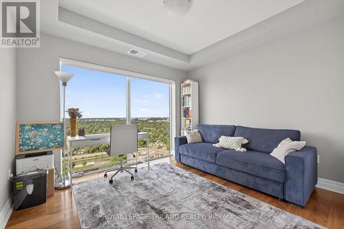 2308 - 505 Talbot Street, London East (East F), ON - Indoor Photo Showing Living Room