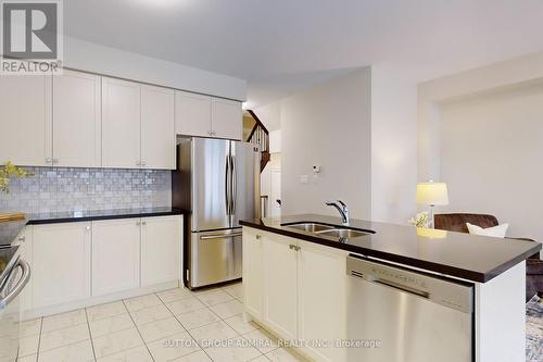 123 Arnold Crescent, New Tecumseth, ON - Indoor Photo Showing Kitchen With Double Sink