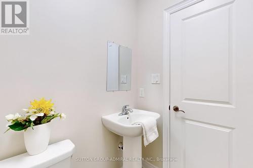 123 Arnold Crescent, New Tecumseth, ON - Indoor Photo Showing Bathroom