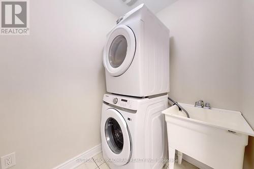 123 Arnold Crescent, New Tecumseth, ON - Indoor Photo Showing Laundry Room