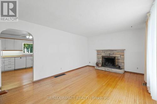 744 Spragge Crescent, Cobourg, ON - Indoor Photo Showing Living Room With Fireplace