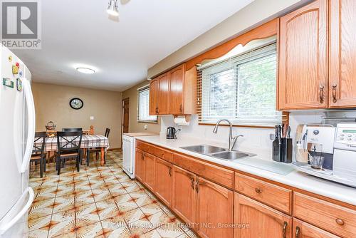 3350 Lehigh Crescent, Mississauga, ON - Indoor Photo Showing Kitchen With Double Sink