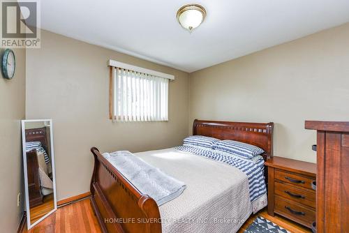 3350 Lehigh Crescent, Mississauga, ON - Indoor Photo Showing Bedroom