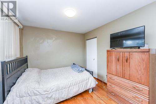3350 Lehigh Crescent, Mississauga, ON - Indoor Photo Showing Bedroom