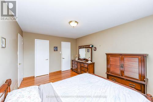 3350 Lehigh Crescent, Mississauga, ON - Indoor Photo Showing Bedroom