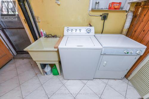 3350 Lehigh Crescent, Mississauga, ON - Indoor Photo Showing Laundry Room
