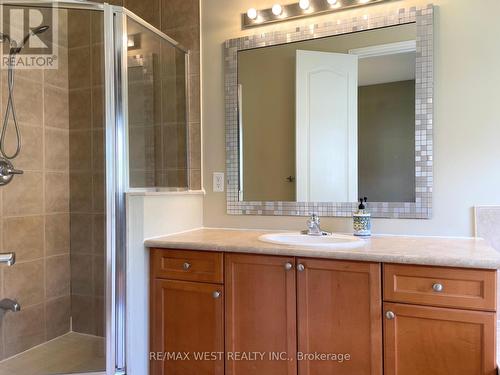 Primary bath with separate shower - 9 Odeon Street, Brampton, ON - Indoor Photo Showing Bathroom