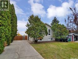 610 Guelph CRESCENT  Saskatoon, SK S7H 4R6