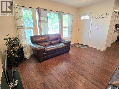 1811 20Th Street W, Saskatoon, SK - Indoor Photo Showing Living Room