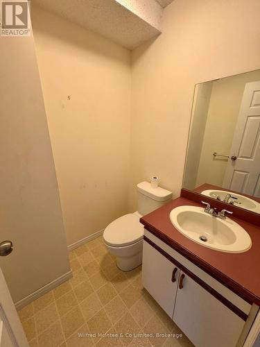 305 - 225 Hinks Street, Brockton, ON - Indoor Photo Showing Bathroom