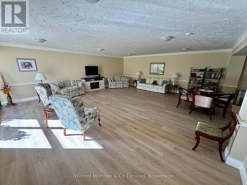 305 - 225 Hinks Street, Brockton, ON - Indoor