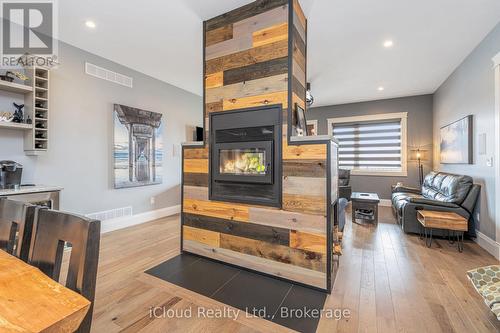 9449 Wellington 22 Road, Erin, ON - Indoor